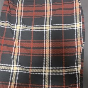XL knee length plaid pencil skirt, New never worn in original packaging